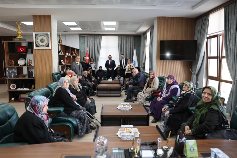 Çınaraltı'ndan Başkan Öztaş'a Doğum Günü Sürprizi