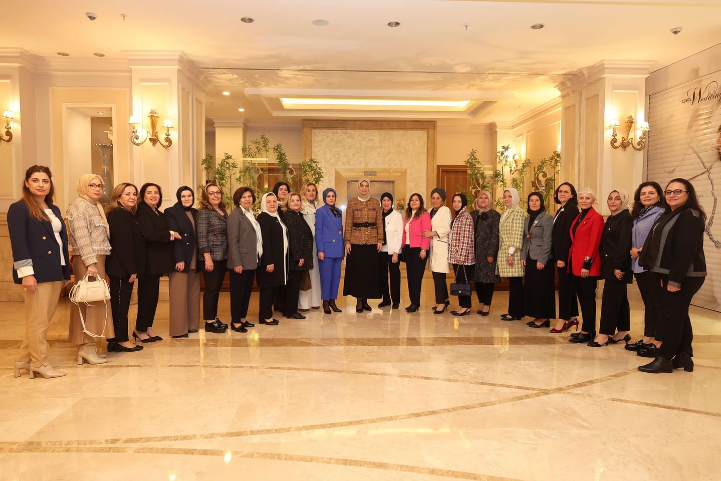 Afyonkarahisar Valisi, STK Temsilcileri ve İş İnsanlarının Eşleri İle Buluştu