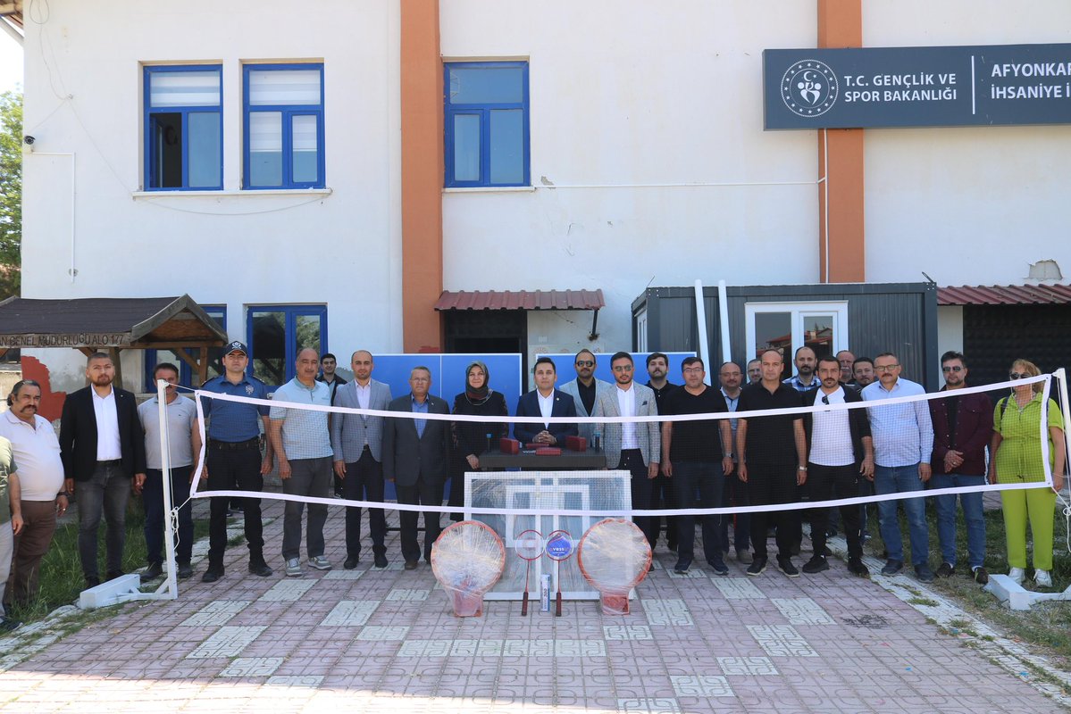 İhsaniye'de Spor Malzemeleri Dağıtıldı, Bayram Güvenliği Masaya Yatırıldı