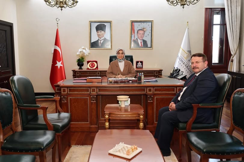 Afyonkarahisar Valisi Güran Yiğitbaşı, SGK İl Müdürü Fidan'ı Uğurladı