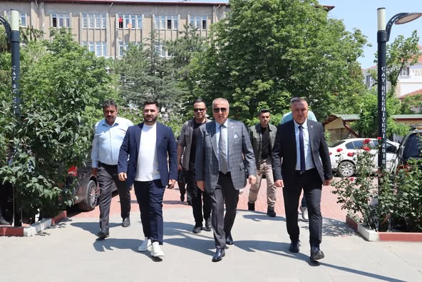İyi Parti Genel Başkan Yardımcısı Olgun, Çay Belediyesi'ni Ziyaret Etti