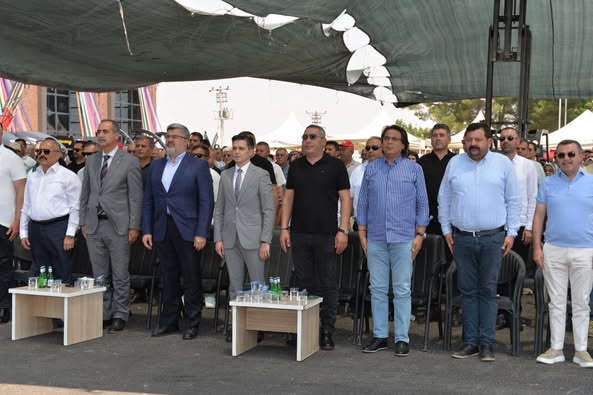 Dinar Belediye Başkanı Topçu, Çetinkaya Tarım Market Açılışına Katıldı