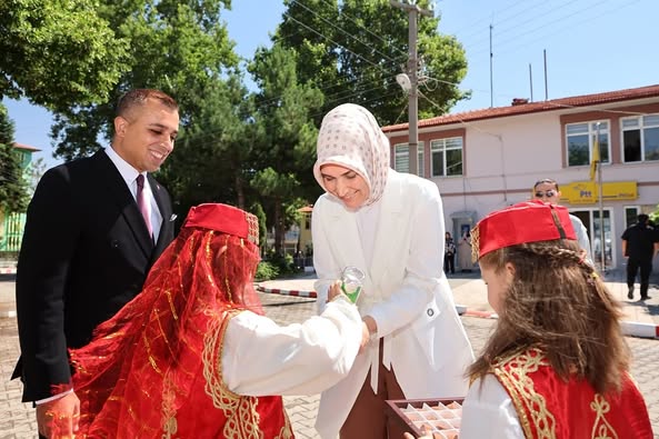 Kızılören'de Valinin Ziyareti: Gelişme Raporu Alındı