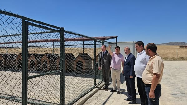 MHP'li Taytak'tan Bolvadin'deki Sokak Hayvanları Barınağına Övgü