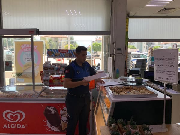 Dinar'da Marketlerde Sağlık Kontrolü: Tüketicinin Güvenliği Öncelikli