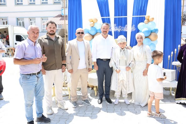 Sandıklı'da Mutluluk Doları: Başkan Öztaş Hemşehrilerle Bir Araya Geldi