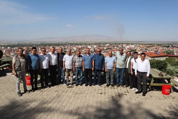 İyi Parti Afyonkarahisar Milletvekili Hakan Şeref Olgun, Çay'da Belediye Başkanı ve Teşkilatlarla Buluştu