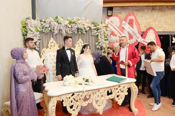 Dinar'da Mutlu Evliliğe İlk İmzalar