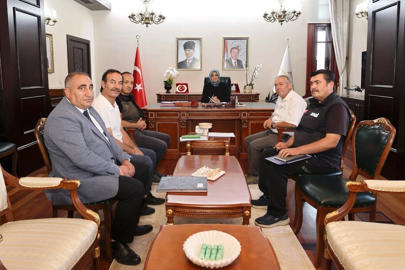 Afyonkarahisar'da Makam Ziyaretleri: Yerel Yönetim ve Muhtarlar Buluştu