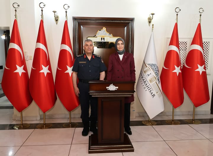 Jandarma Komutanı Afyonkarahisar Valisi'ni Ziyaret Etti