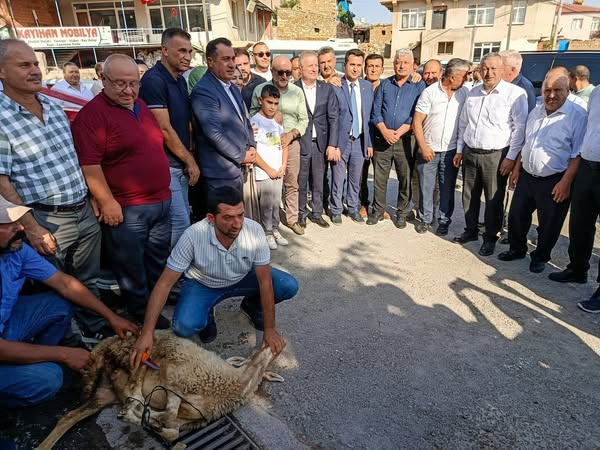 Kayıhan'a Doğalgaz Heyecanı: İlk Kazma Vuruldu