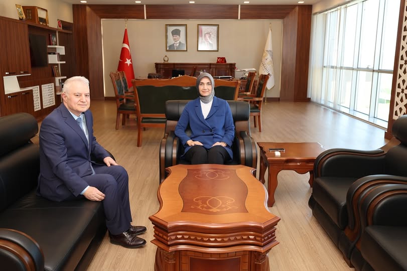 Afyonkarahisar Valisi Yiğitbaşı, Sağlık Bilimleri Üniversitesi'nden Prof. Dr. Yıldırım'ı Ağırladı