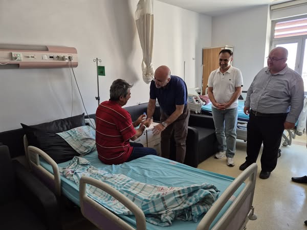 AK Parti Afyonkarahisar'da Ziyaretler: İl Başkanı Şahin Hastanede Dava Arkadaşlarıyla Buluştu