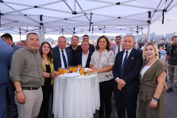 Dinar Belediye Başkanı Topçu, Türkiye'nin En Büyük Motofest Açılışına Katıldı