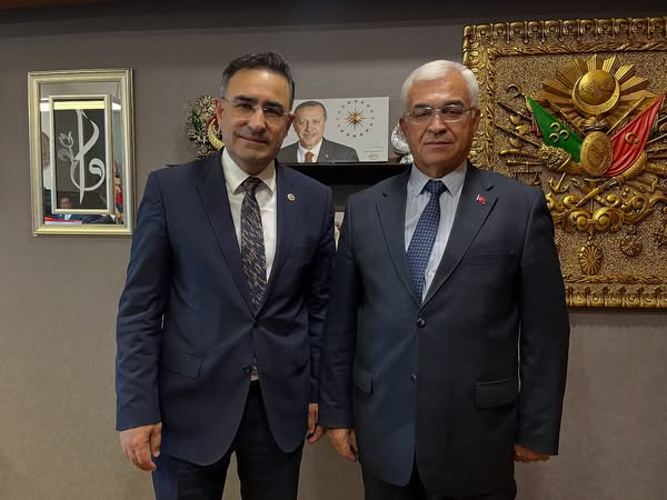 AK Partili Hasan Arslan, Afyonkarahisar Heyetlerini Meclis'te Ağırladı