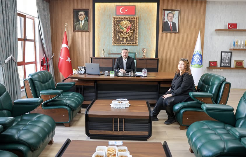 Sandıklı'da Huzurevi Müdüründen Belediye Başkanına Anlamlı Ziyaret